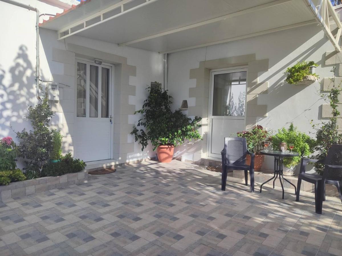 Yannis Apartments เยโอริยิอูโปลิส ภายนอก รูปภาพ